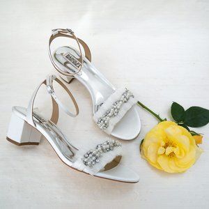 Badgley-Mischka Talitha, White Low Block Heel 8M NWT